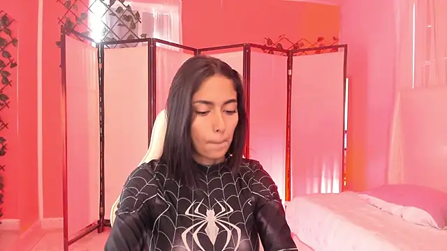 Snapshot of your_khloe chatting on December 1, 2025, 1:05 pm your khloe online show from December 1, 2025, 1:05 pm