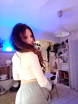 Snapshot of Luna_Kitanna chatting on January 19, 2025, 3:08 am Luna Kitanna online show from January 19, 2025, 3:08 am