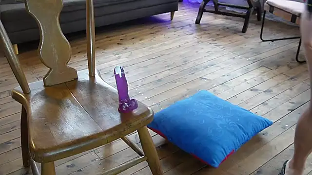 Kozzy  online show from October 8, 2025, 6:49 pm