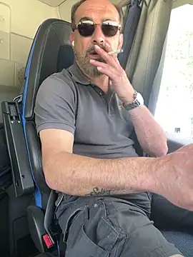 Snapshot of dzhakar chatting on May 27, 2026, 12:13 pm dzhakar online show from May 27, 2026, 12:13 pm