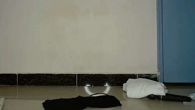 Perqueen online show from July 27, 2026, 12:17 am