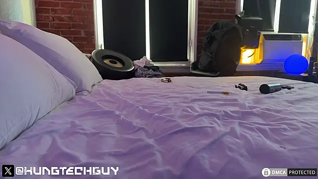 hungtechguy online show from April 15, 2026, 11:38 pm