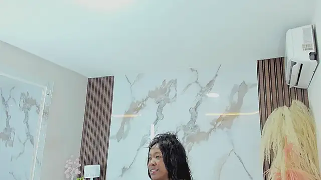 Snapshot of aidaadams chatting on March 22, 2025, 11:53 am aidaadams online show from March 22, 2025, 11:53 am