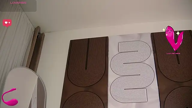 aidaadams online show from February 25, 2026, 11:42 am