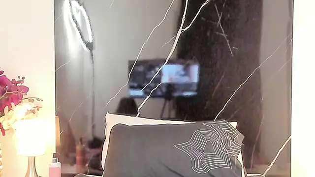 BellaaStarlix online show from March 4, 2026, 7:31 pm