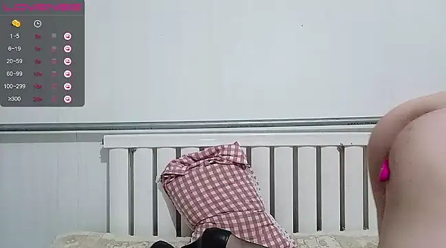 mimi-yangyang online show from December 20, 2024, 5:08 pm