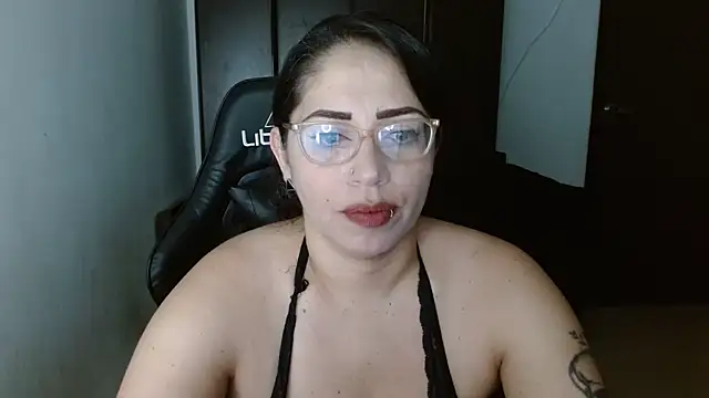 natashasmithe online show from February 13, 2025, 12:32 pm