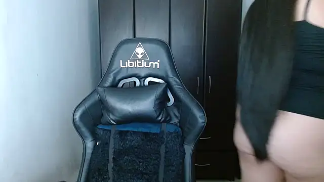 natashasmithe online show from February 27, 2025, 4:52 am