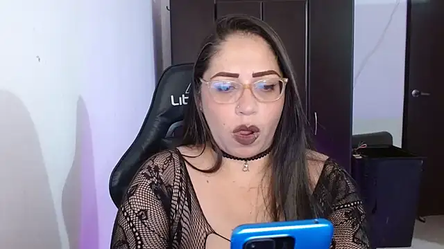 natashasmithe online show from September 24, 2025, 12:47 am