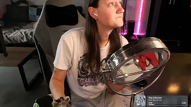 Snapshot of Clairedelilah chatting on February 14, 2026, 7:32 pm Clairedelilah online show from February 14, 2026, 7:32 pm