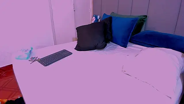 JulianaMiller online show from December 28, 2024, 3:58 am