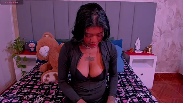 JulianaMiller online show from January 25, 2025, 2:04 am