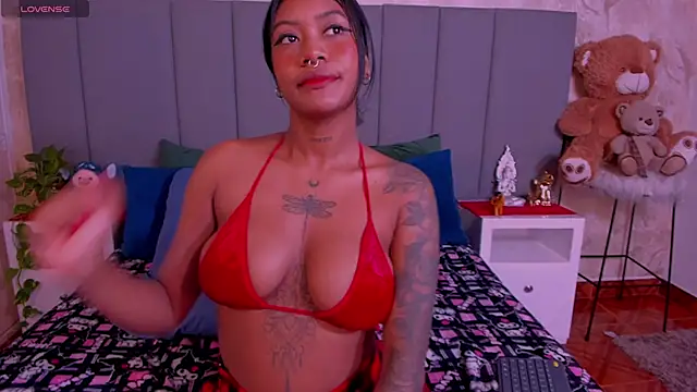 JulianaMiller online show from February 5, 2025, 1:26 am