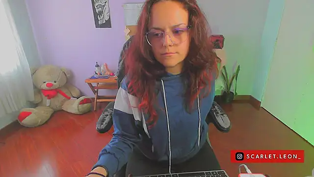 Scarletleon77 online show from February 7, 2025, 6:45 pm