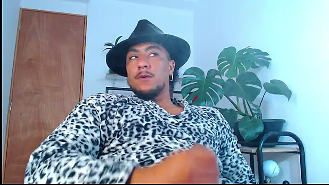 yosoy enzo2020 online show from January 30, 2025, 12:27 pm