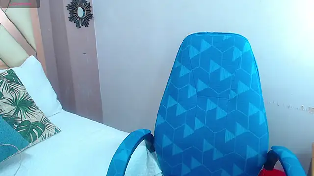 Erika Stevens online show from November 11, 2025, 3:23 pm