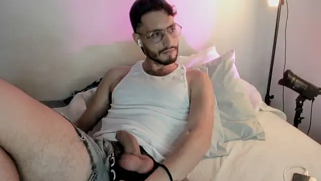 axel giracr online show from January 19, 2025, 3:18 am