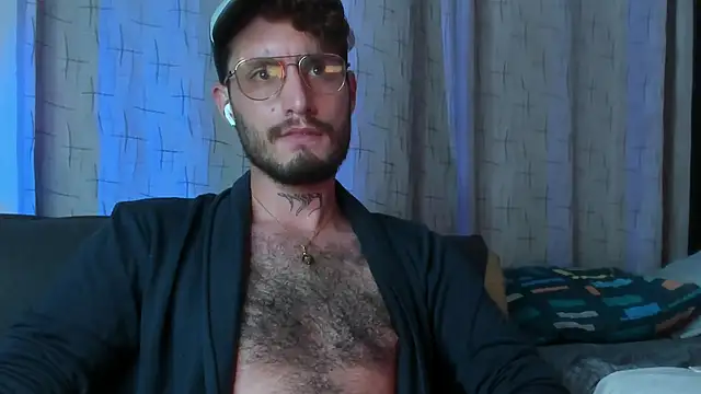 axel giracr online show from March 20, 2025, 12:51 am