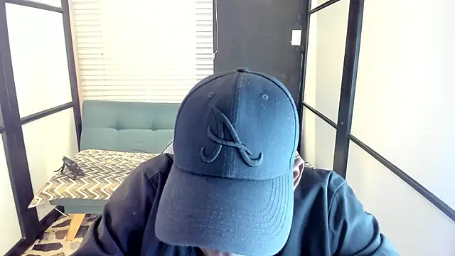 JacksonMuller  online show from November 11, 2025, 1:33 pm