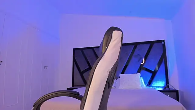 JacksonMuller  online show from February 11, 2026, 2:11 pm