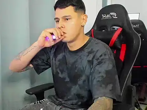 E Moon online show from September 18, 2025, 2:57 am