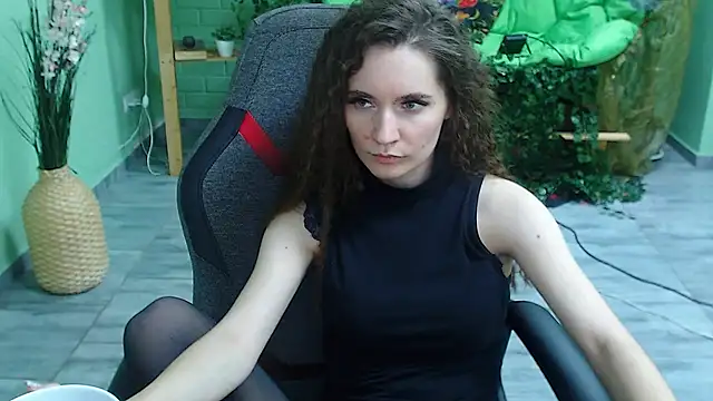 Snapshot of Miss_Barbara_ chatting on February 4, 2025, 10:13 pm Miss Barbara online show from February 4, 2025, 10:13 pm