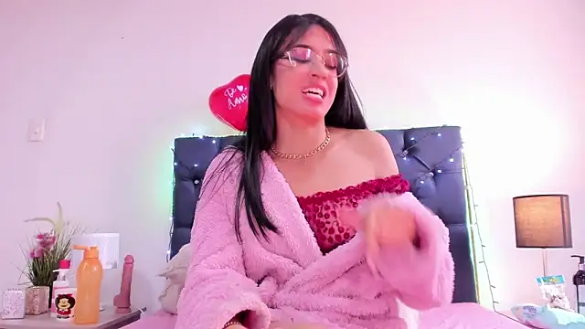 valentinabaez online show from February 11, 2025, 6:22 pm