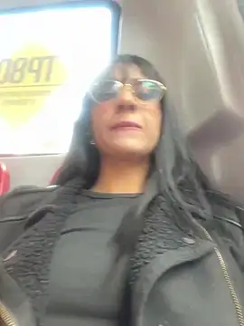 valentinabaez online show from February 26, 2025, 4:45 pm