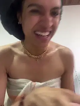 valentinabaez online show from March 5, 2025, 1:39 pm