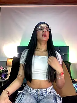 valentinabaez online show from November 28, 2025, 6:54 pm