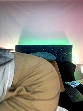 valentinabaez online show from November 30, 2025, 7:29 pm