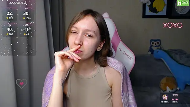 Snapshot of LeahGottty chatting on February 18, 2025, 3:42 am LeahGottty online show from February 18, 2025, 3:42 am