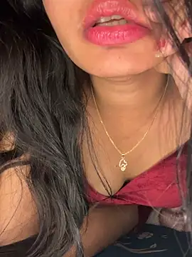 Sexy-Varsha online show from February 6, 2025, 1:21 pm