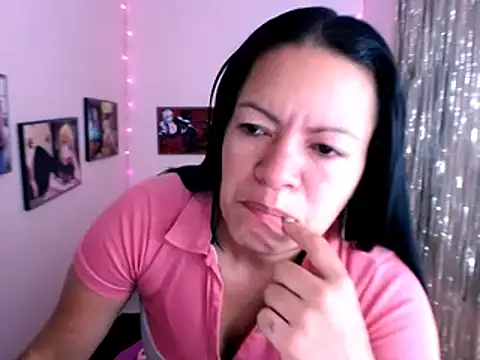 Cristal w online show from January 17, 2025, 1:24 pm