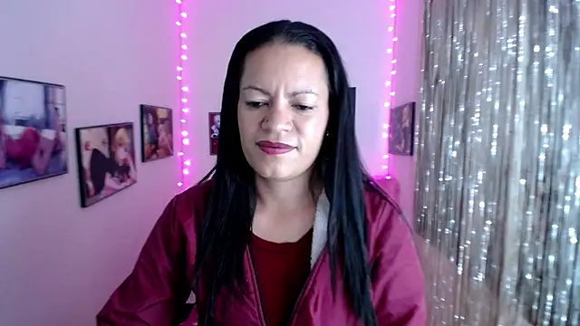 Cristal w online show from February 10, 2025, 4:14 pm