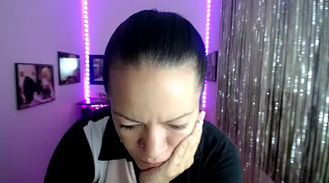 Cristal w online show from March 5, 2025, 12:44 pm