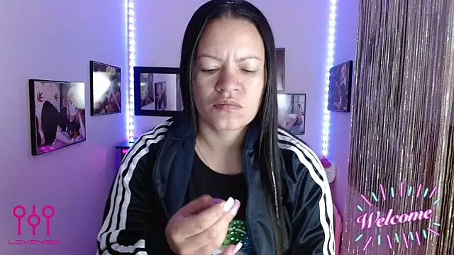 Cristal w online show from September 10, 2025, 12:49 pm