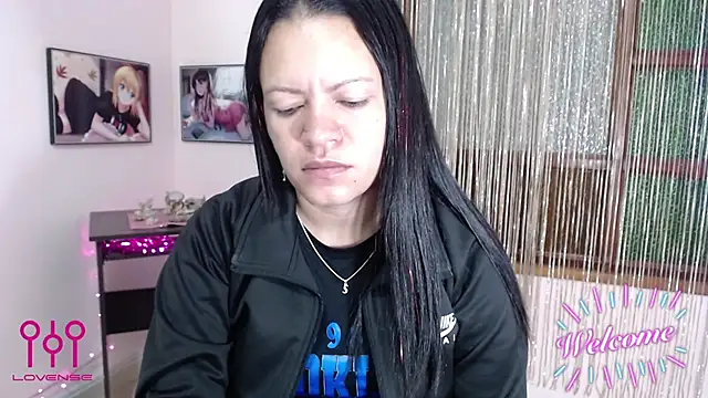 Cristal w online show from November 4, 2025, 1:10 pm