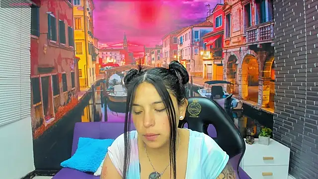 Snapshot of Small_naughty_ chatting on January 8, 2026, 1:35 pm Small naughty online show from January 8, 2026, 1:35 pm