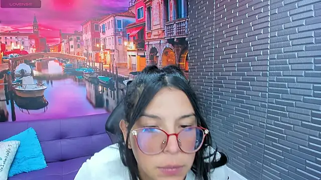 Snapshot of Small_naughty_ chatting on January 11, 2026, 1:16 pm Small naughty online show from January 11, 2026, 1:16 pm