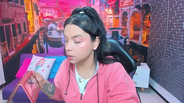 Snapshot of Small_naughty_ chatting on February 8, 2026, 1:03 pm Small naughty online show from February 8, 2026, 1:03 pm