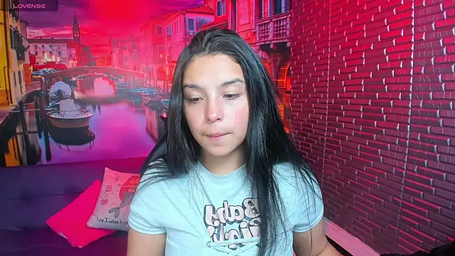 Snapshot of Small_naughty_ chatting on February 17, 2026, 1:40 pm Small naughty online show from February 17, 2026, 1:40 pm