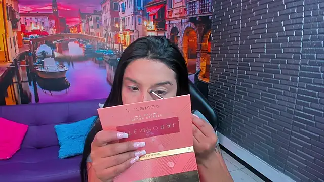 Snapshot of Small_naughty_ chatting on February 20, 2026, 1:44 pm Small naughty online show from February 20, 2026, 1:44 pm