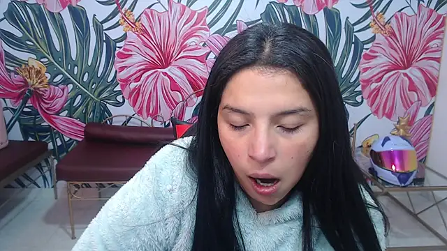 Small naughty  online show from April 30, 2026, 1:06 pm