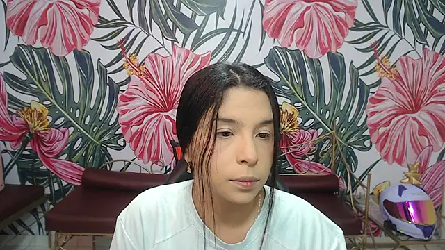 Snapshot of Small_naughty_ chatting on May 4, 2026, 1:07 pm Small naughty online show from May 4, 2026, 1:07 pm