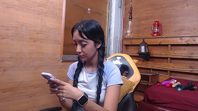 emma candy20 online show from November 24, 2025, 11:21 am