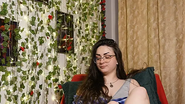 NaughtYHomemadE online show from January 14, 2026, 12:00 pm