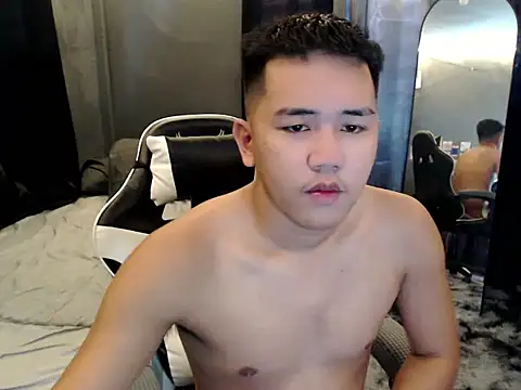 xgregor07 online show from October 22, 2025, 4:57 am