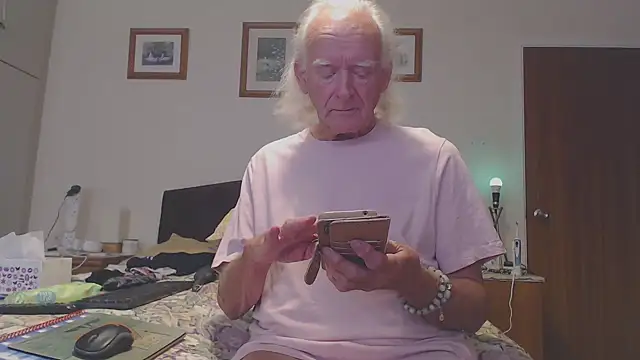 WaverlyKernow online show from September 11, 2025, 1:55 pm