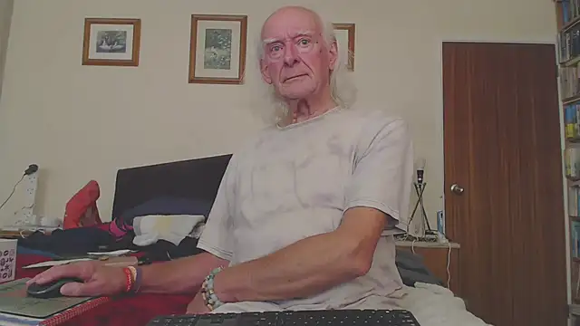 WaverlyKernow online show from October 14, 2025, 3:35 pm